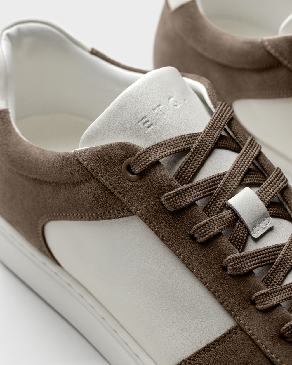 LT 07 White / Desert Taupe