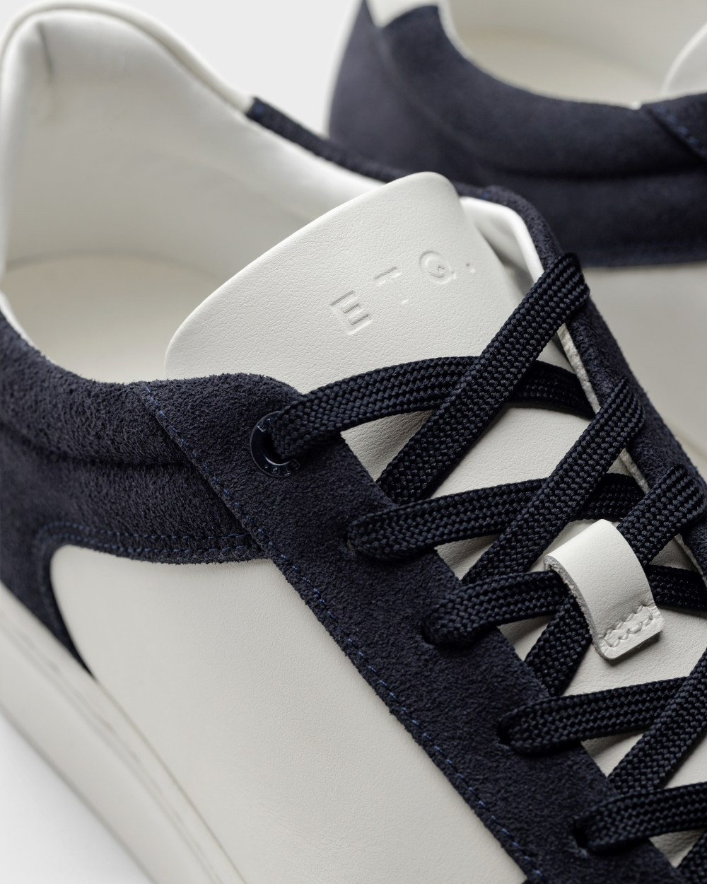 LT 07 White / Blueberry