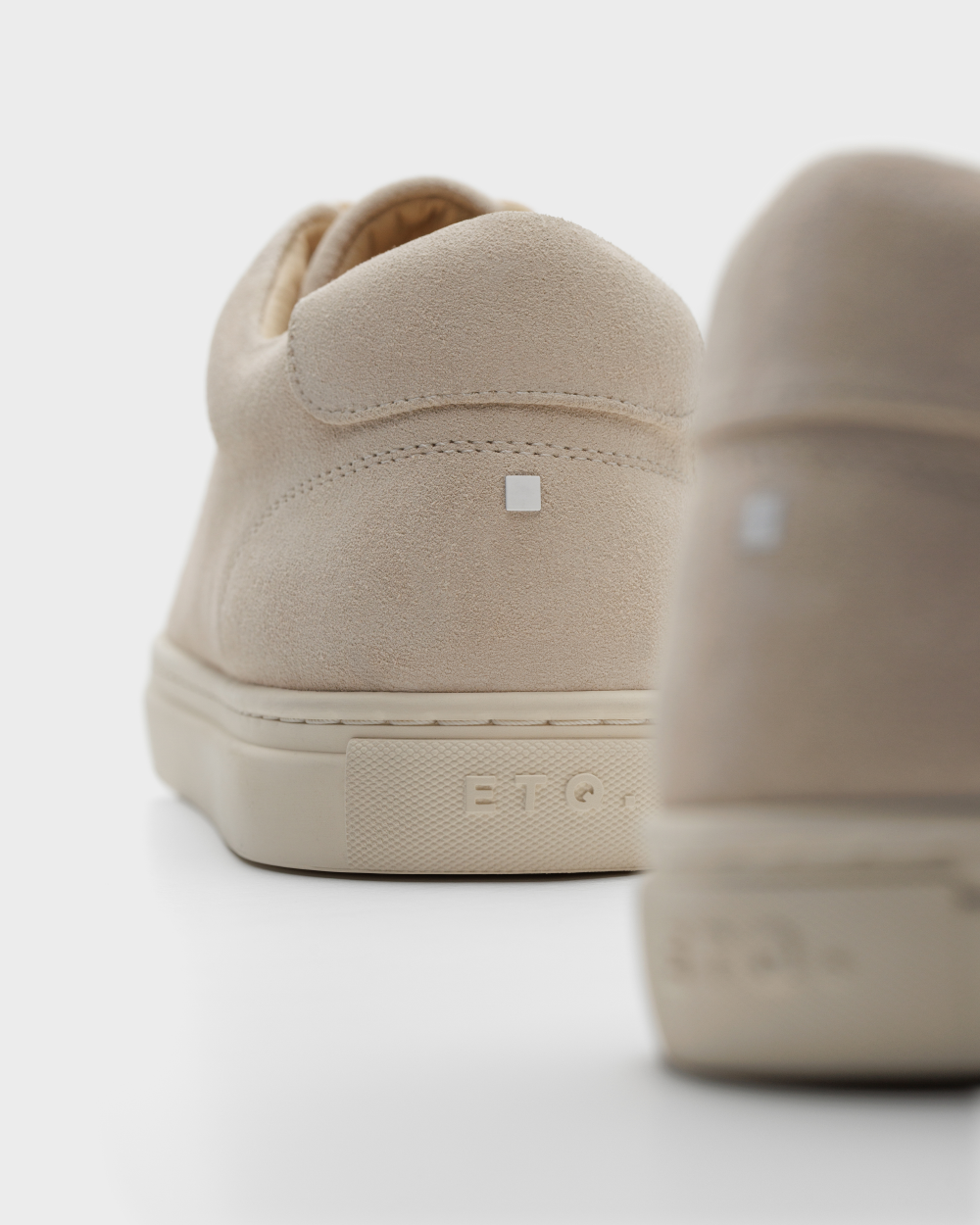 LT 01 Court Lite Suede Off White