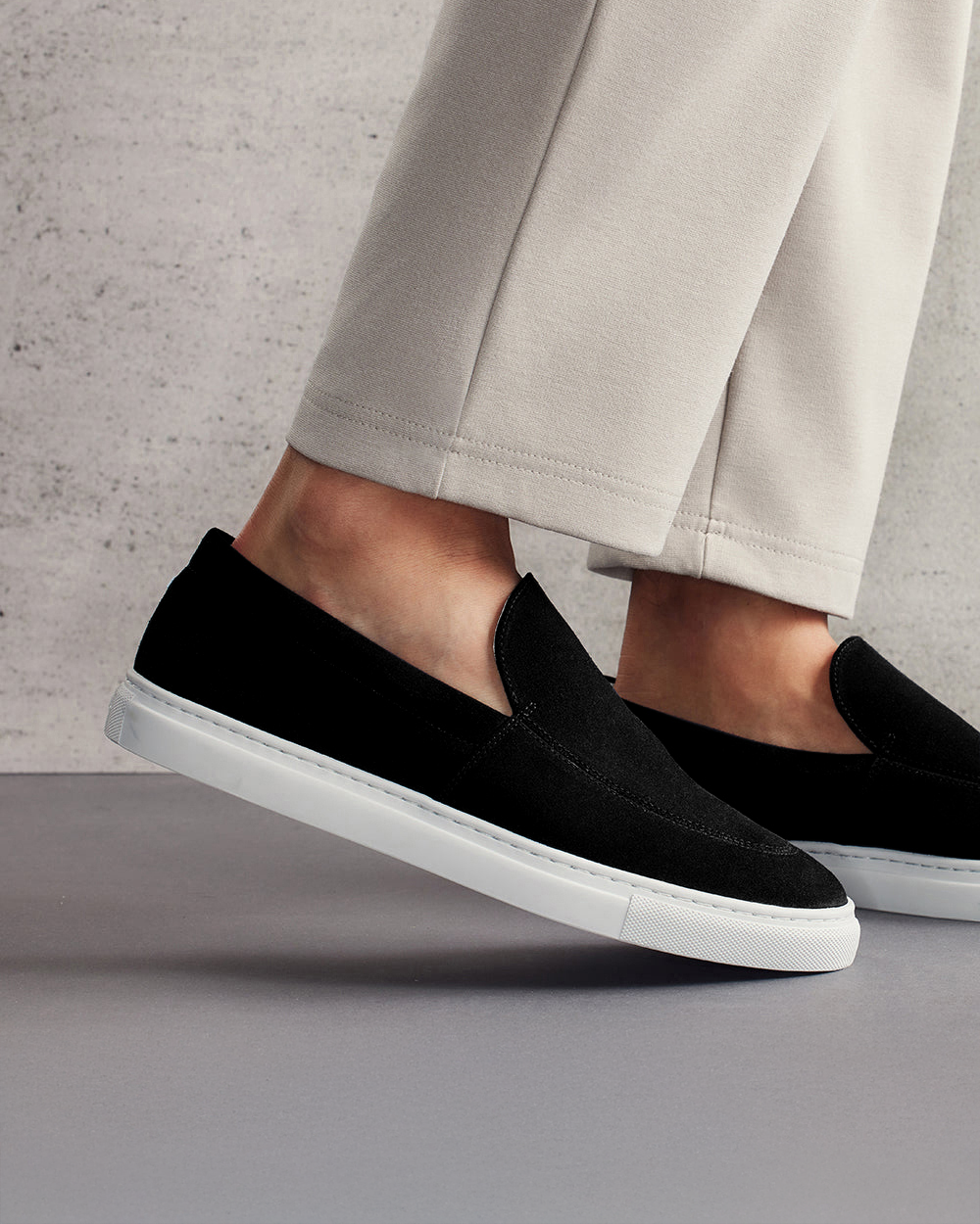 LS 02 Suede Jet Black