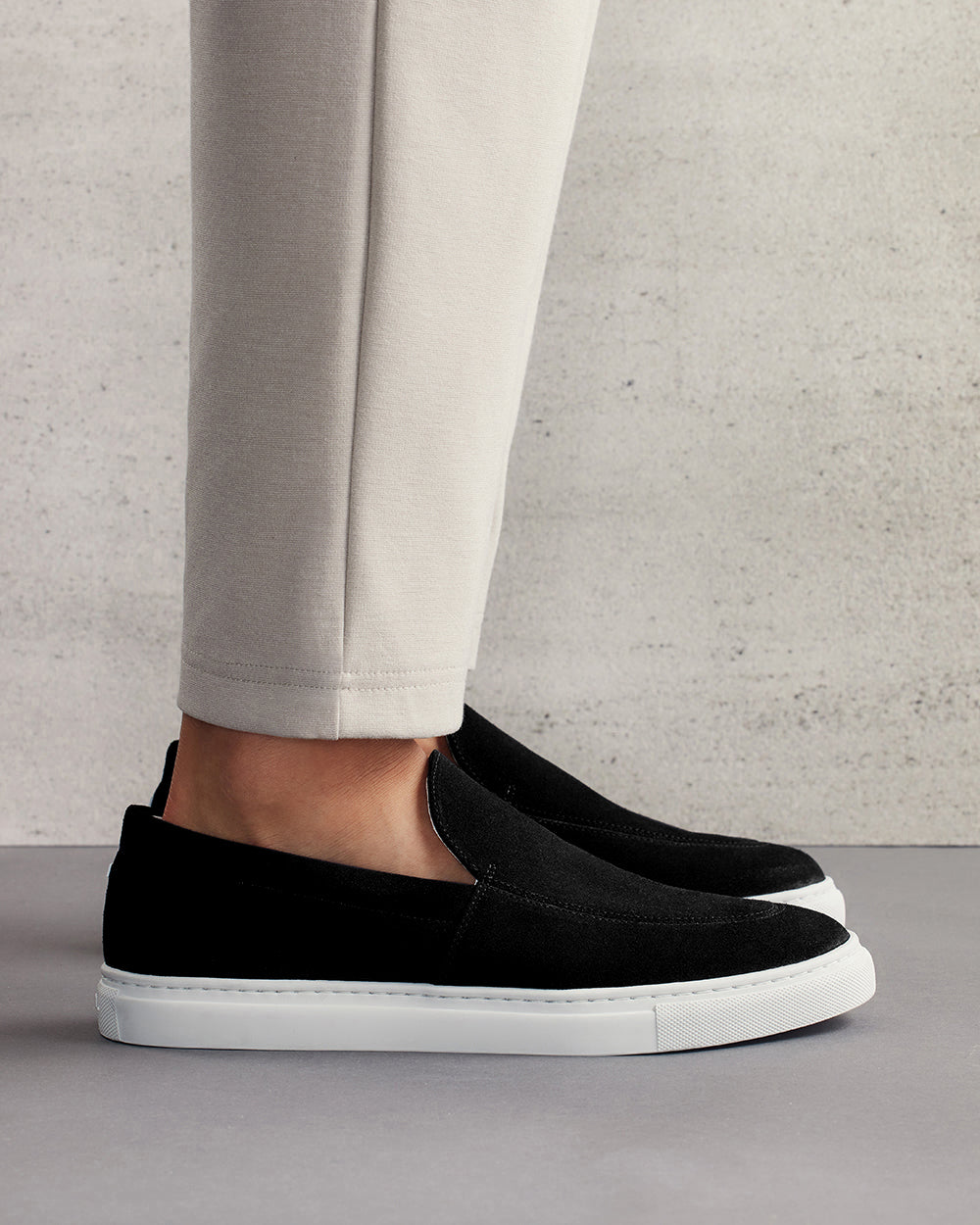 LS 02 Suede Jet Black