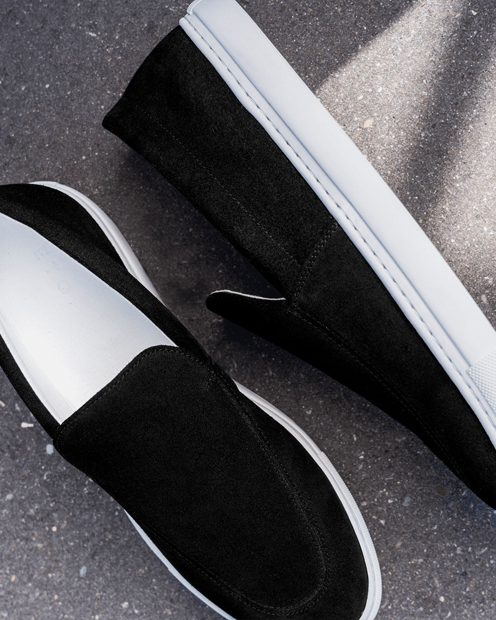 LS 02 Suede Jet Black