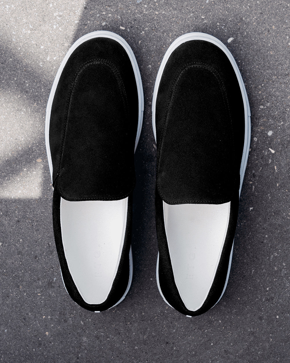 LS 02 Suede Jet Black