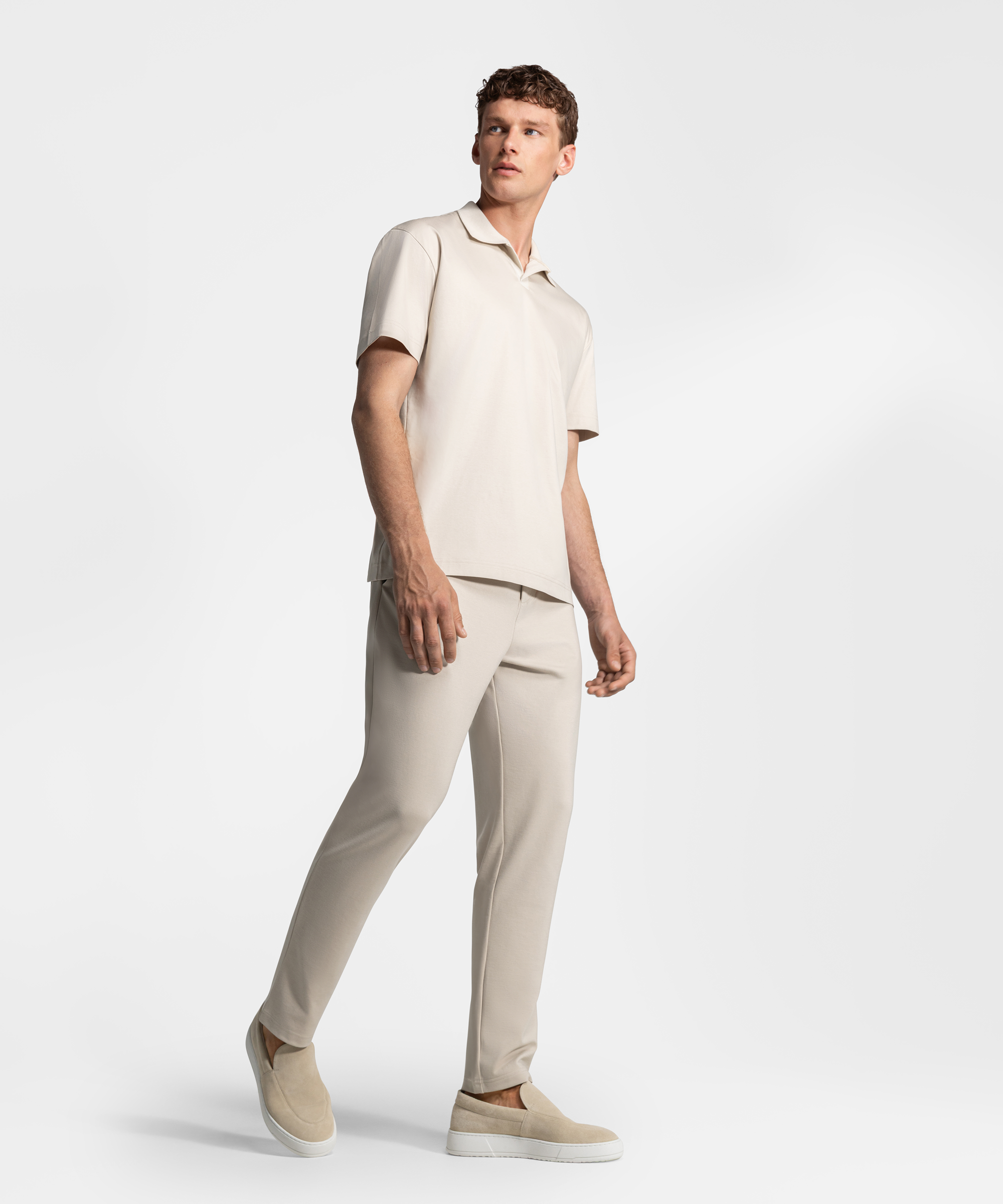 PO 02 Essence Buttonless Sand