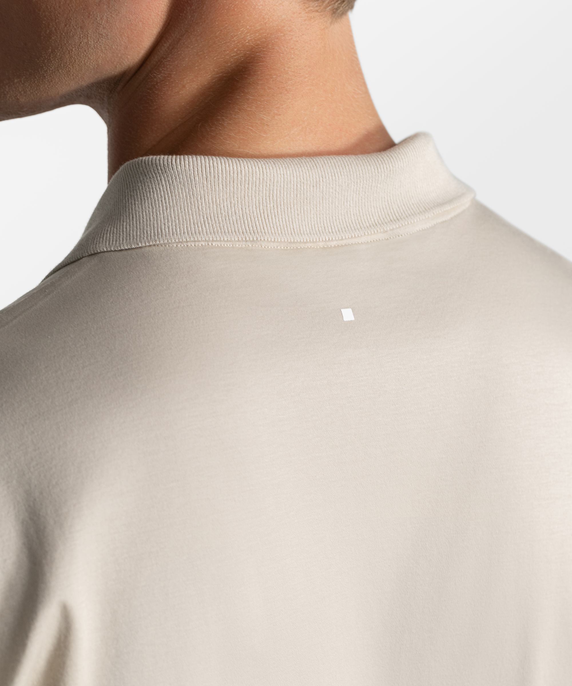 PO 02 Essence Buttonless Sand