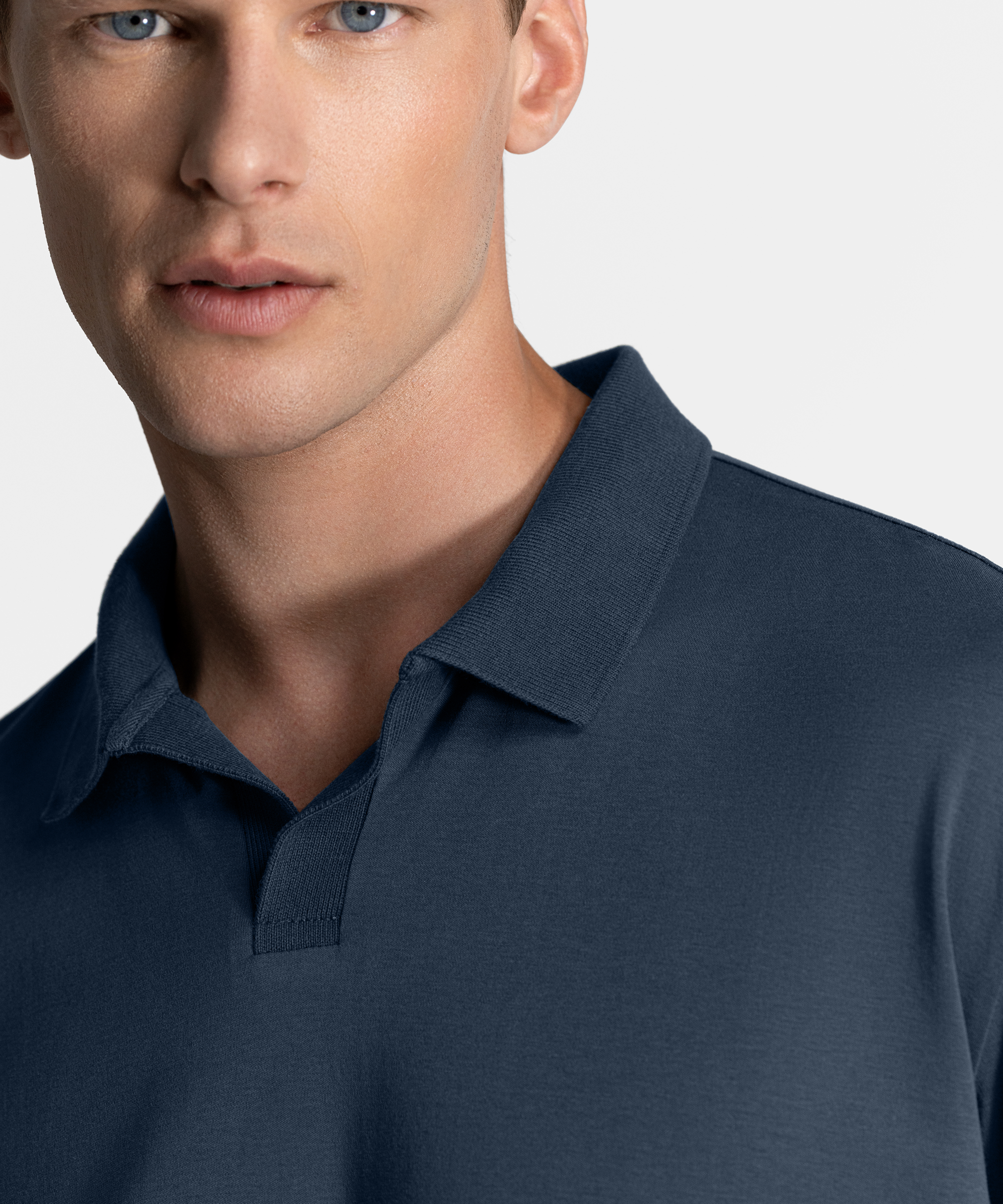 PO 02 Essence Buttonless Blueberry