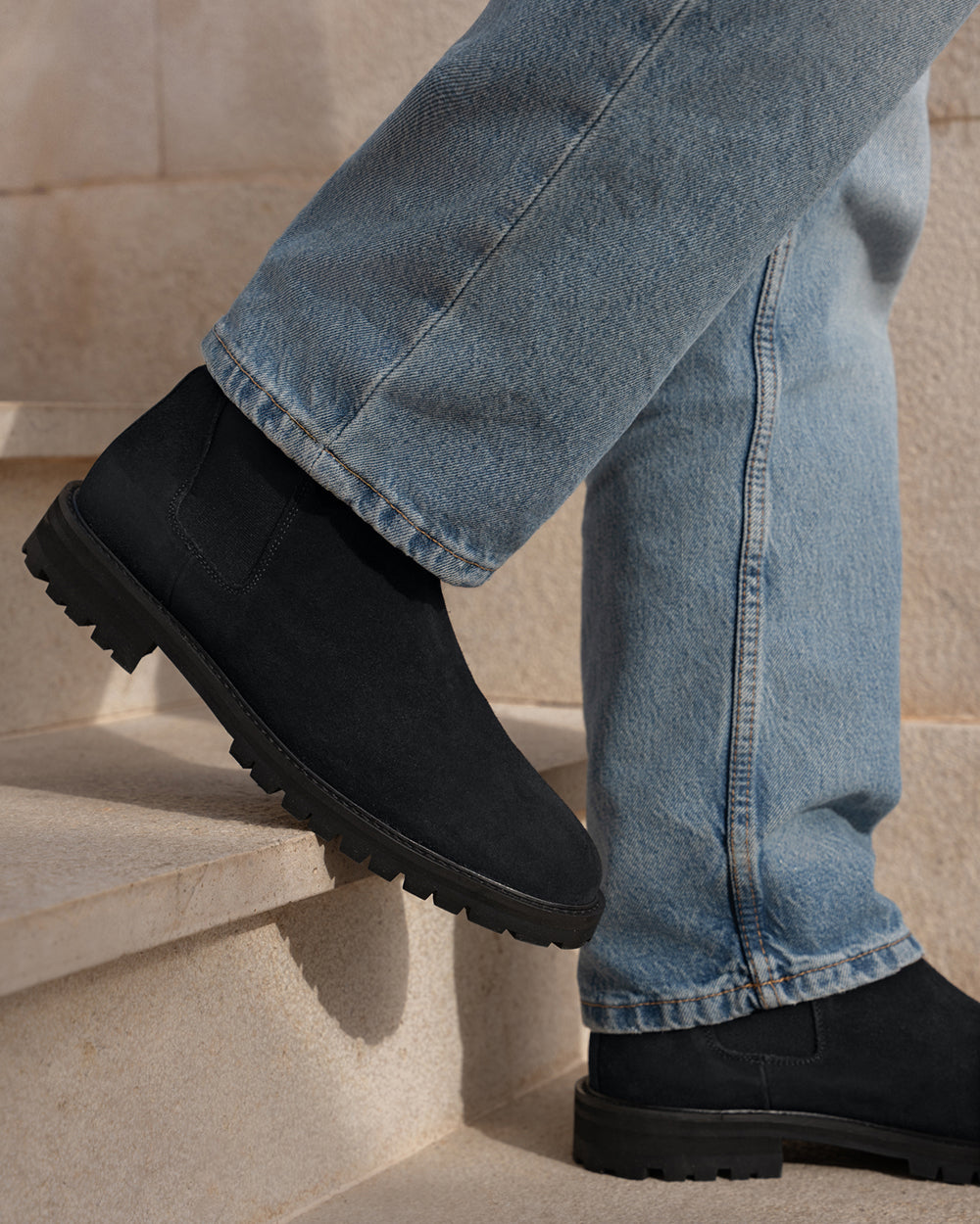 CB 01 Rugged Suede All Black