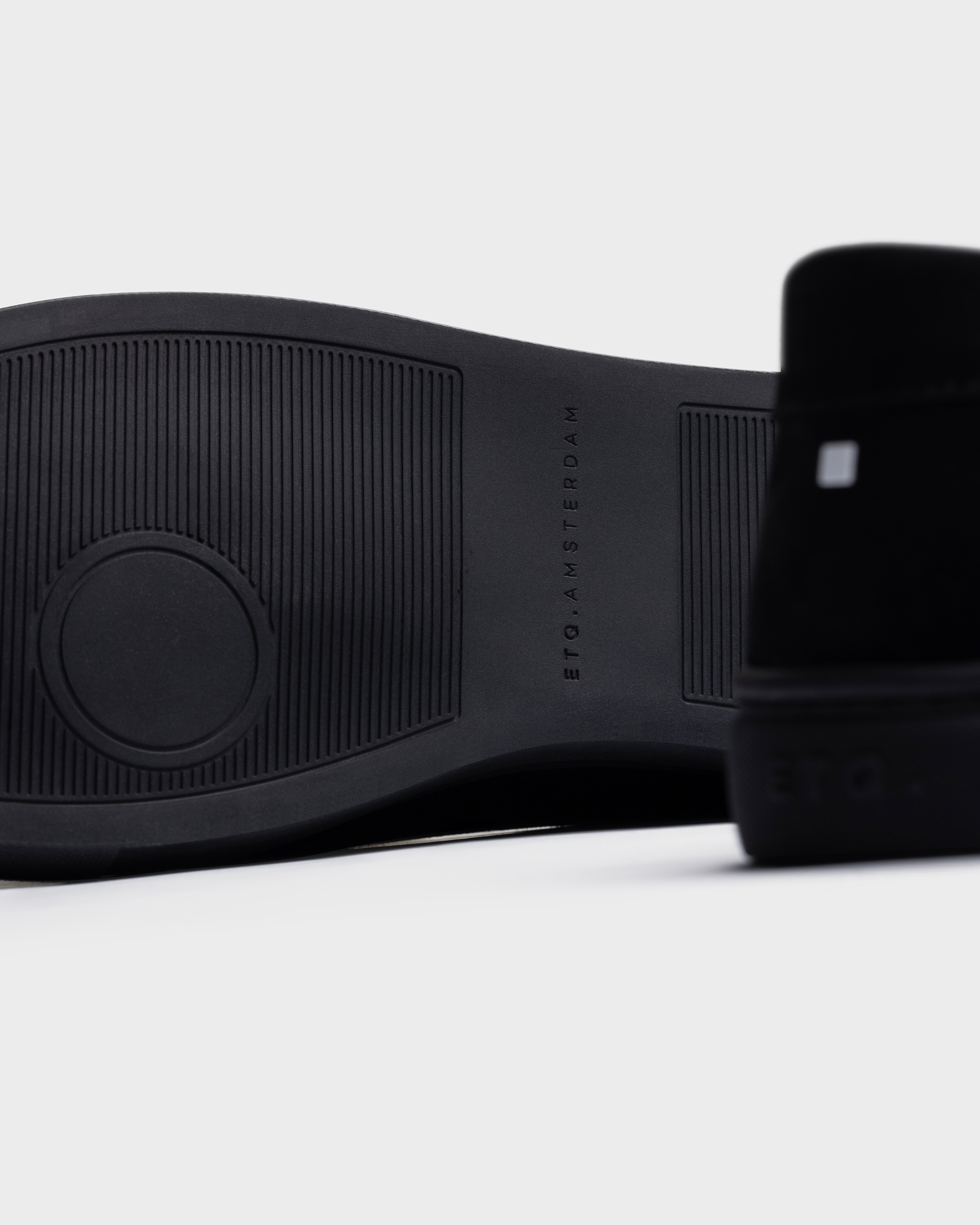 DS 03 Suede All Black