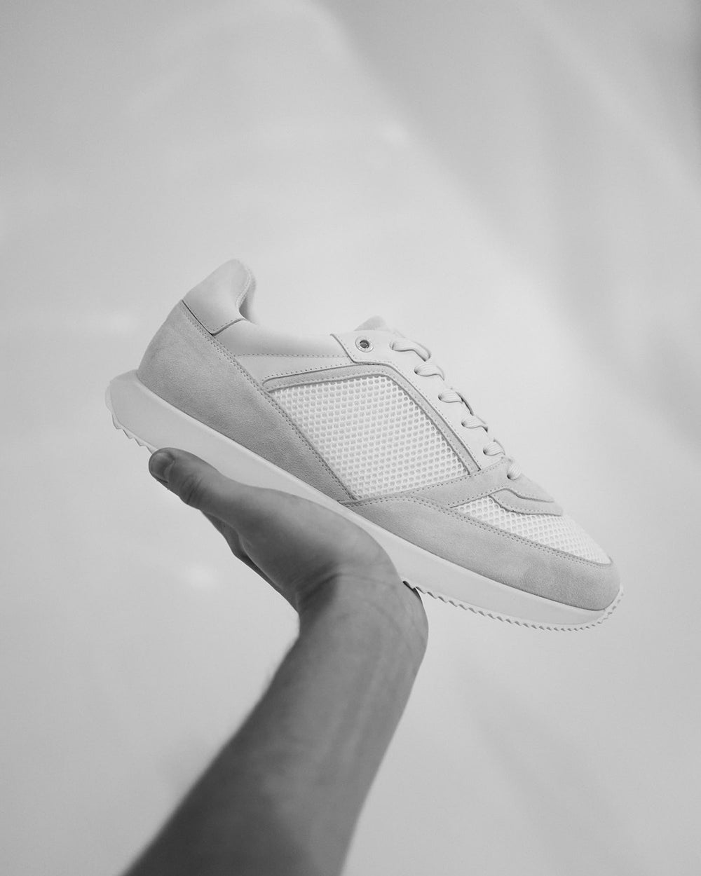 RS 01 Lightweight White / Cement Grey