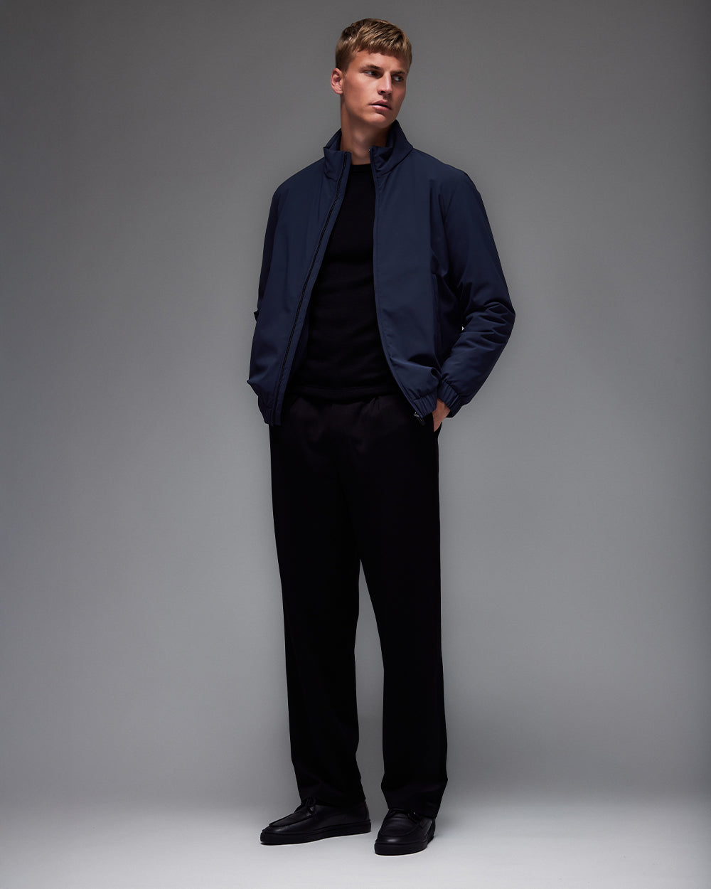 TP 05 Pleated Wide Black – černé kalhoty se sklady z tkaniny Technical Drape Weave, foto 7