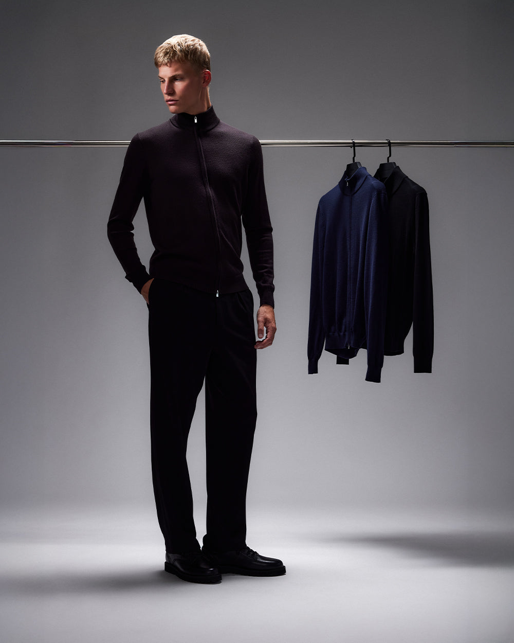 LB 01 Full Grain All Black