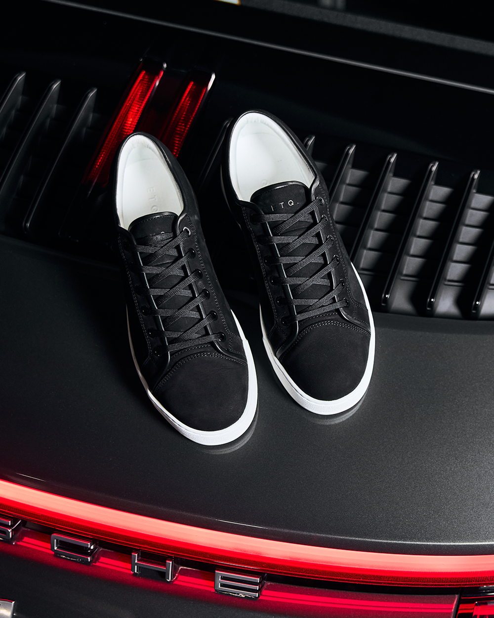 LT 01 Shades Nubuck Jet Black