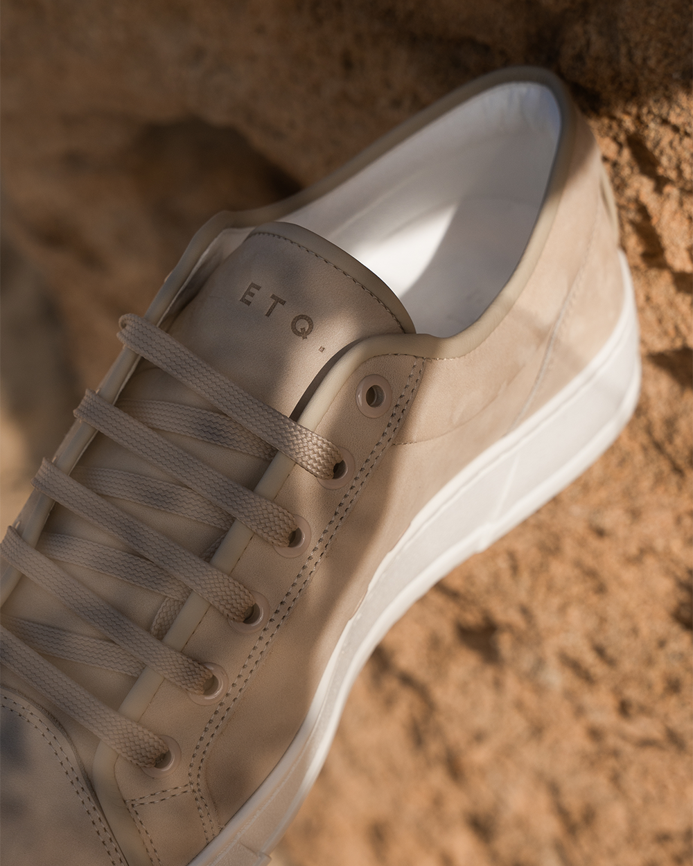 LT 01 Shades Nubuck Sand