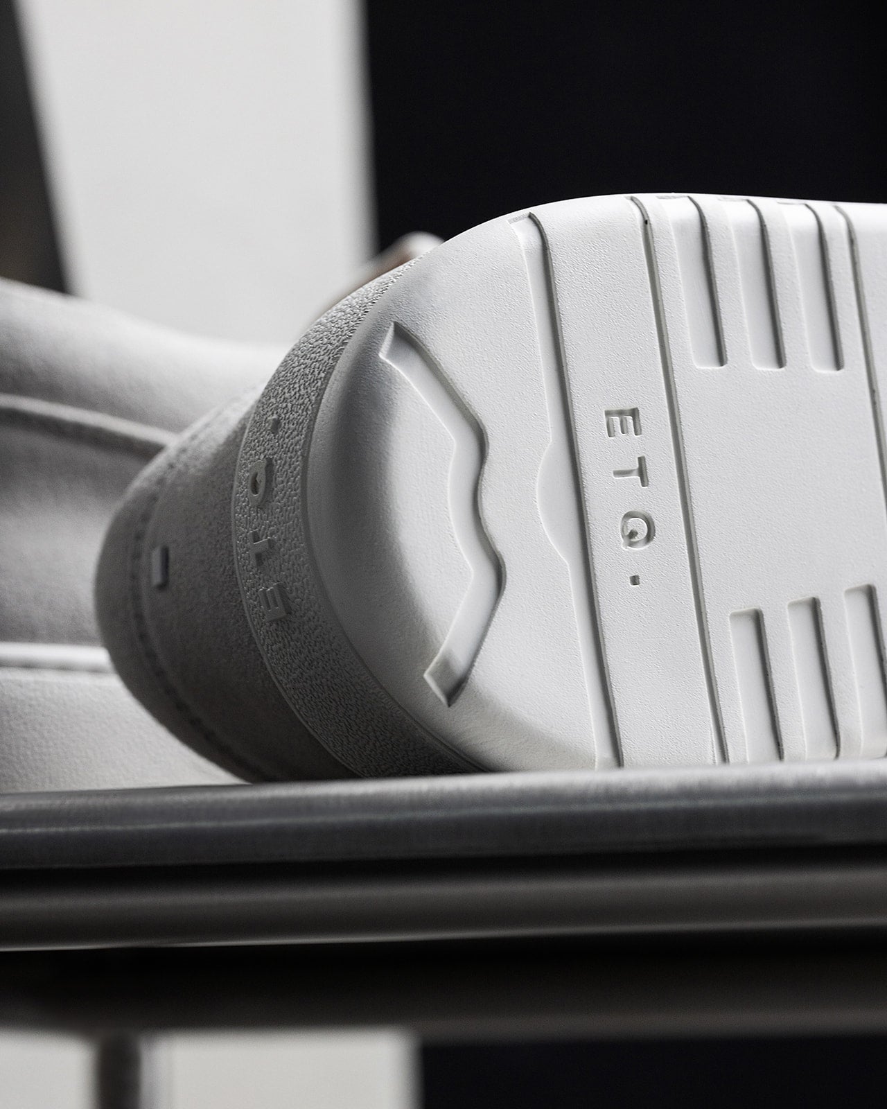 LT 03 Suede Cement Grey