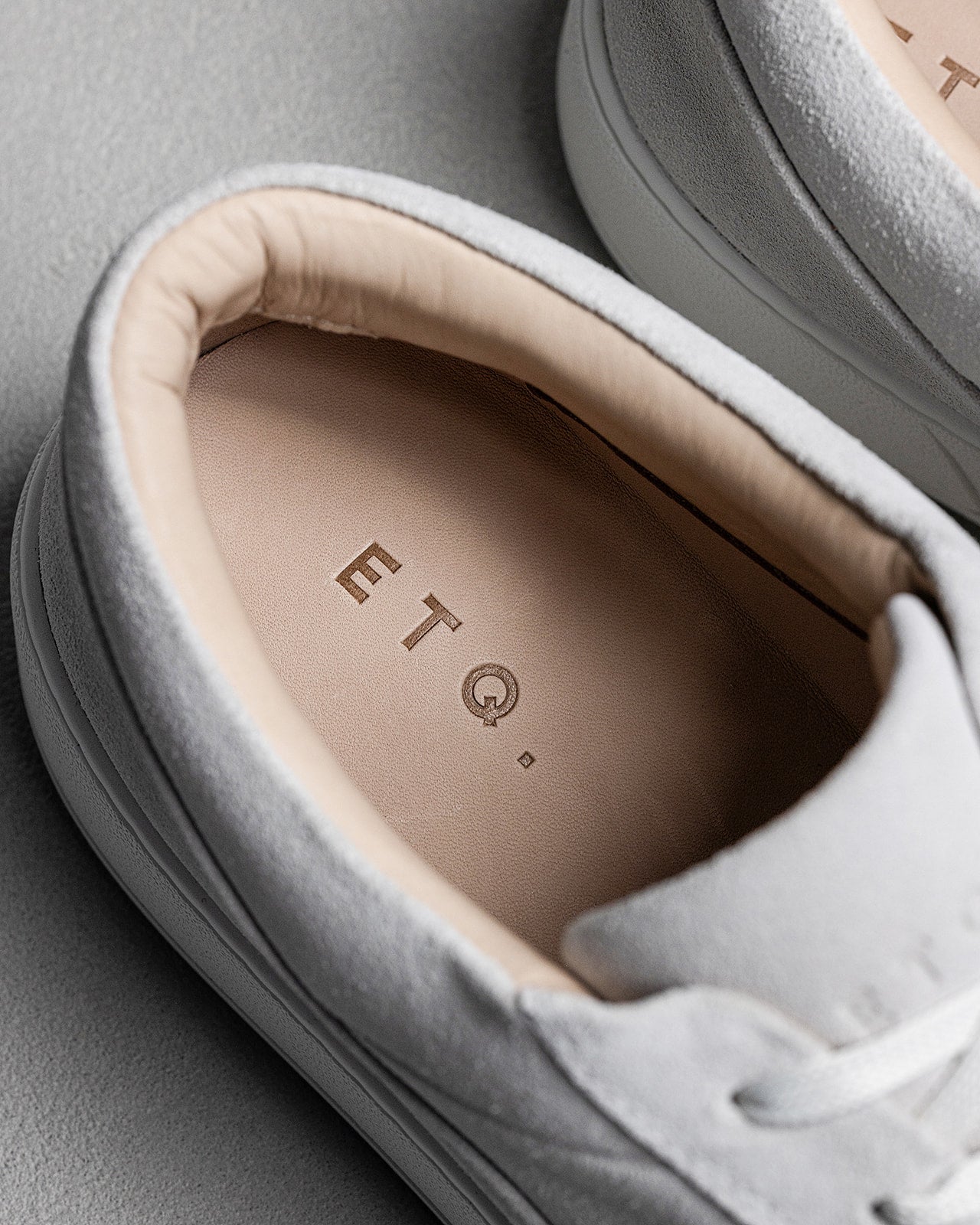 LT 03 Suede Cement Grey