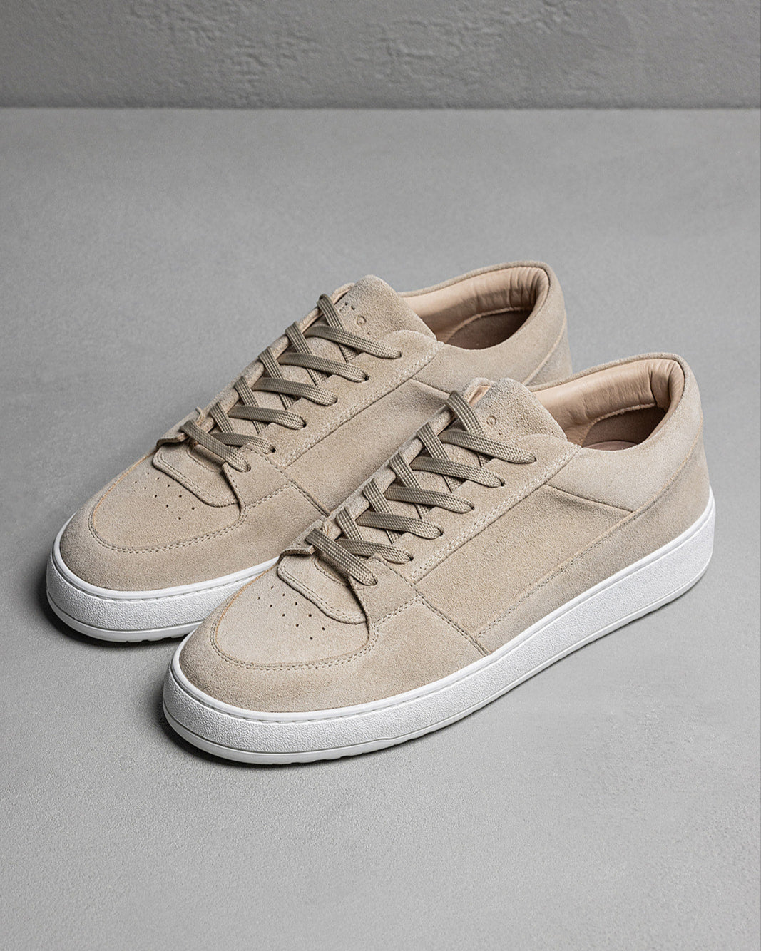 LT 03 Suede Sand
