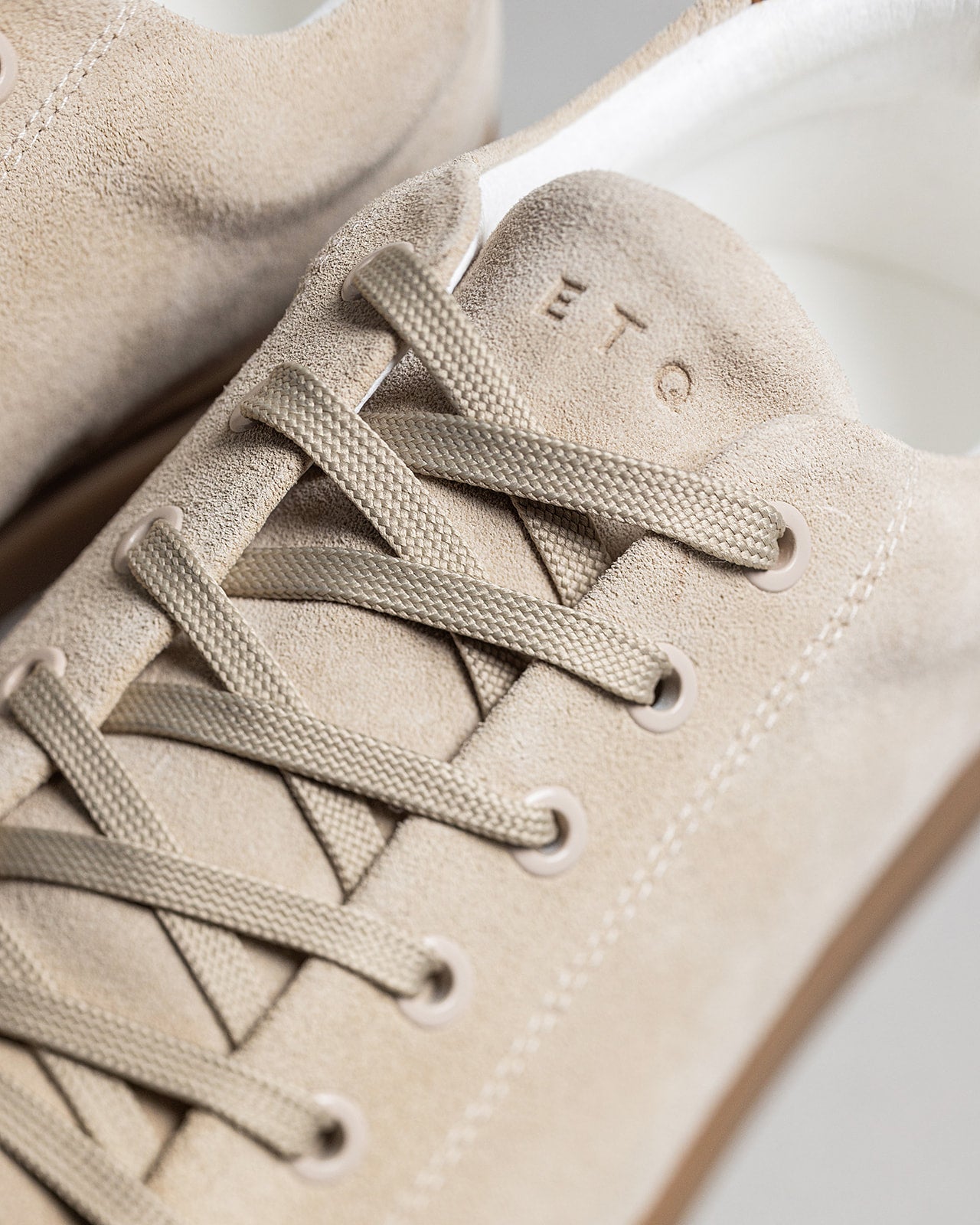 LT 01 Court Lite Gum Suede Sand