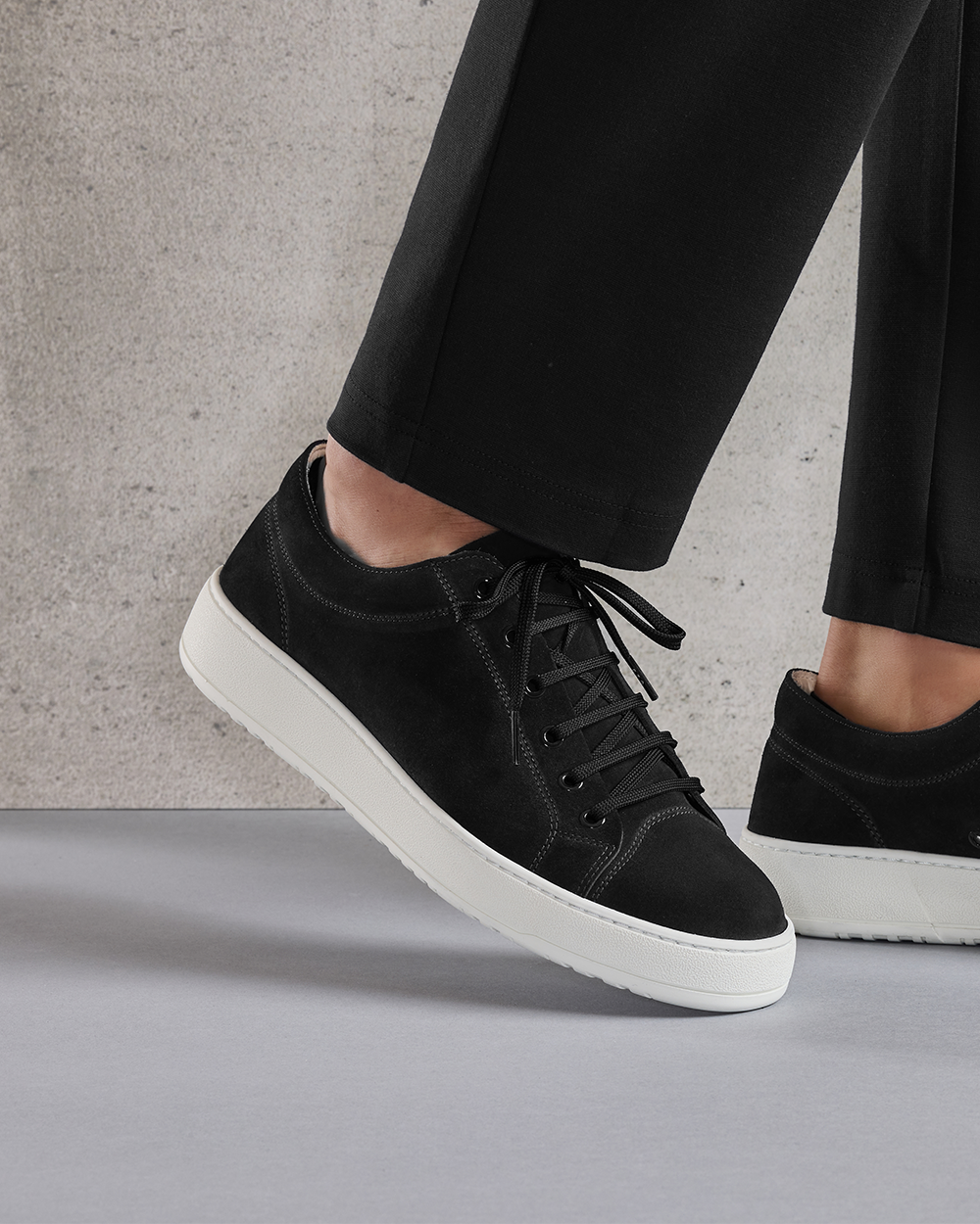 LT 01 Premium Suede Jet Black ETQ Amsterdam