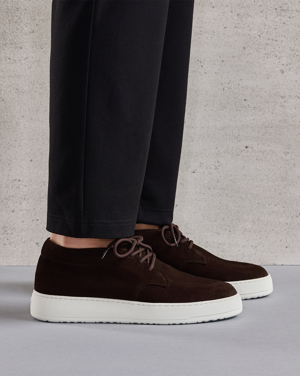 DB 01 Suede Chocolate