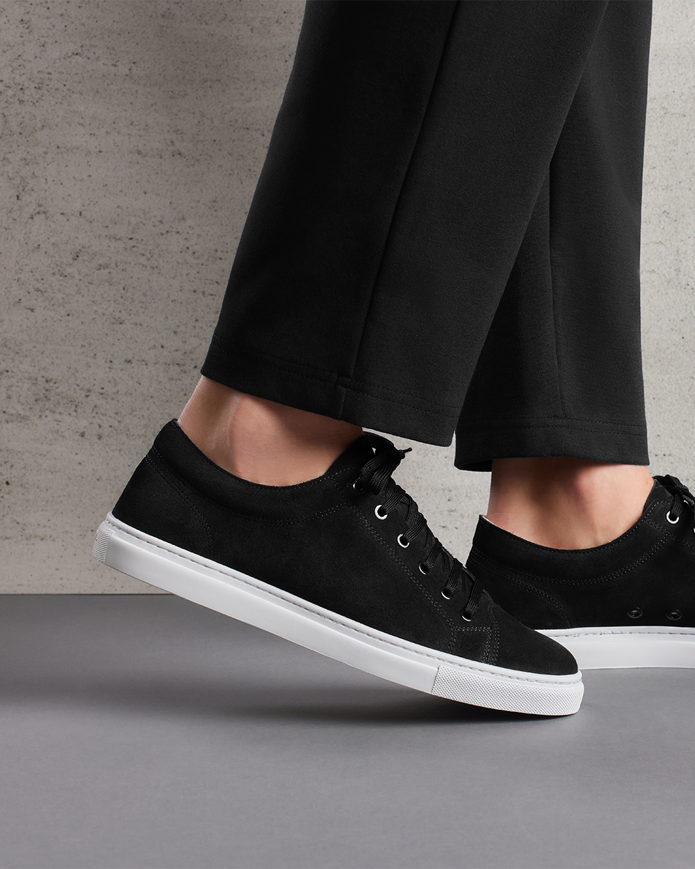 LT 01 Premium Suede Court Jet Black