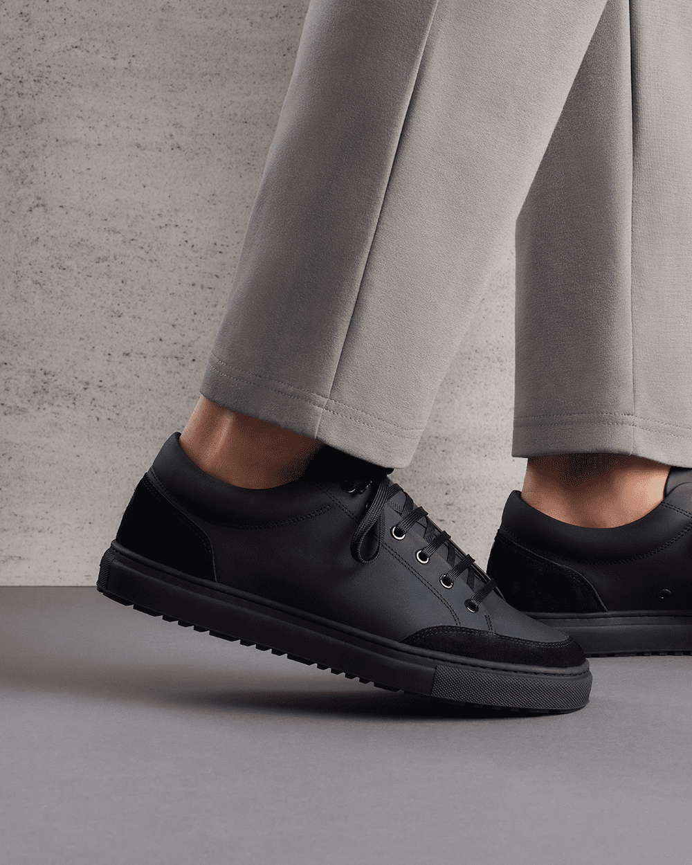 LT 02 Rugged All Black