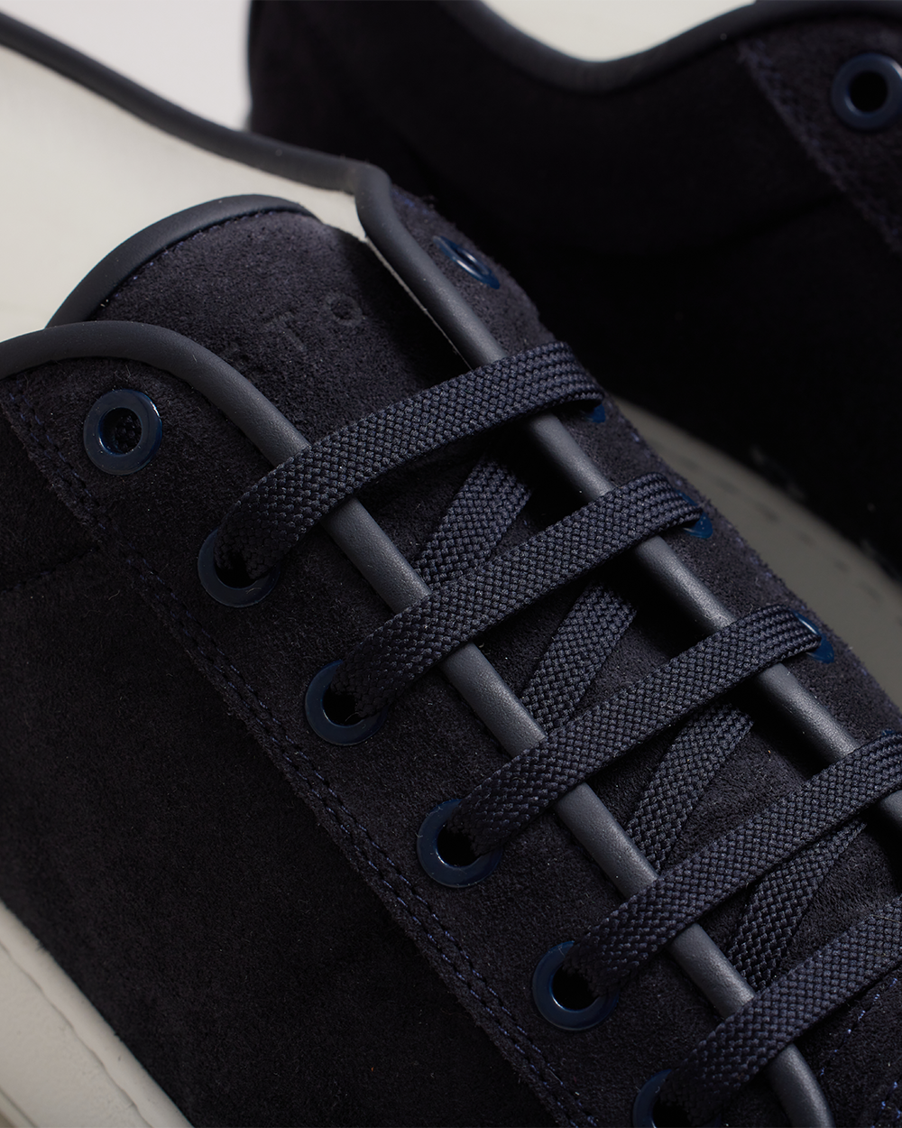 LT 01 Shades Suede Blueberry