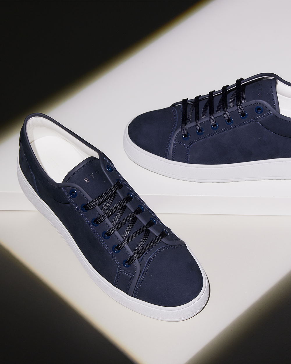 LT 01 Shades Nubuck Blueberry