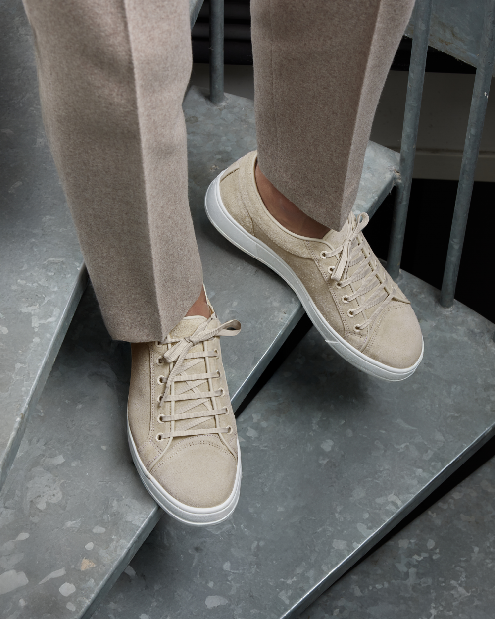 LT 01 Shades Suede Sand