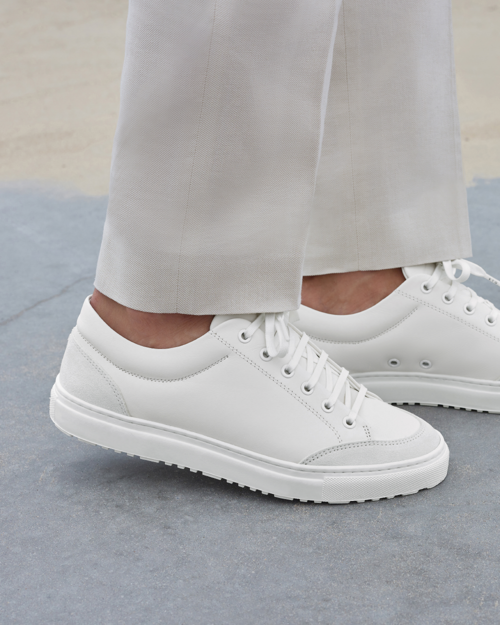 LT 02 Rugged White