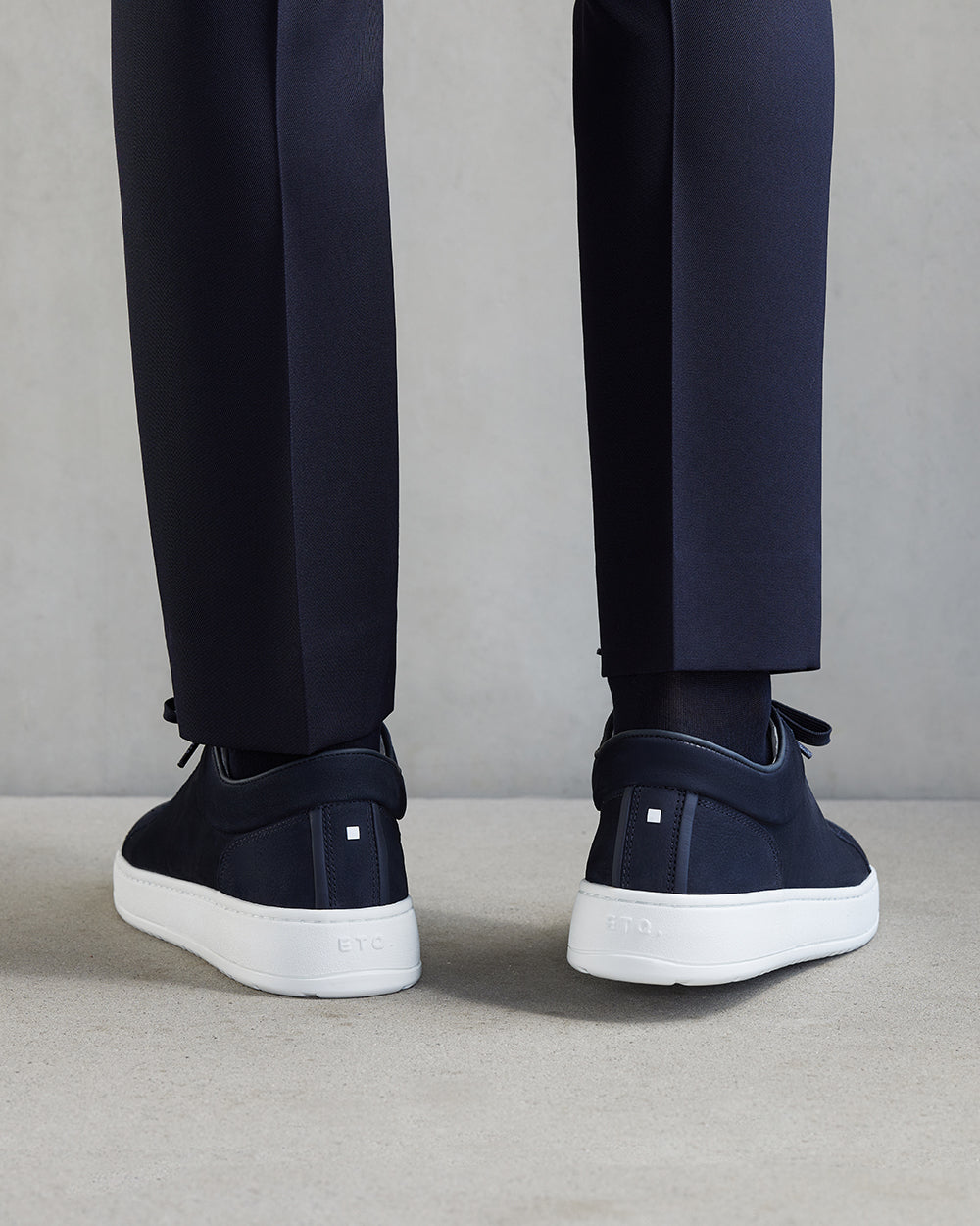 LT 01 Shades Nubuck Blueberry