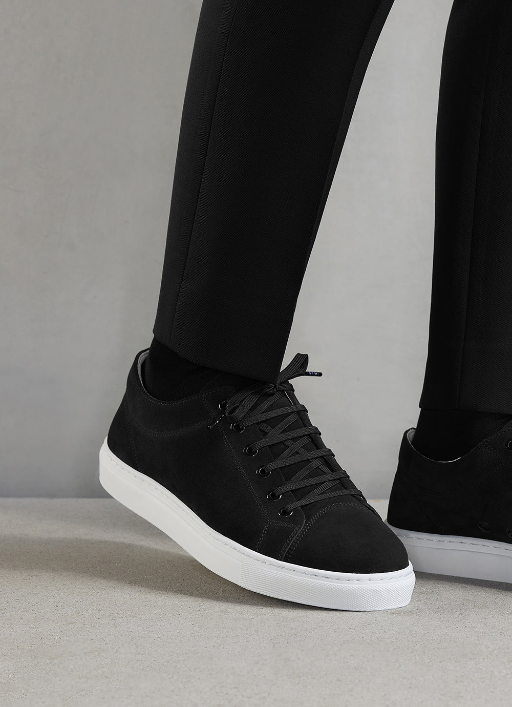 LT 01 Premium Suede Court Jet Black