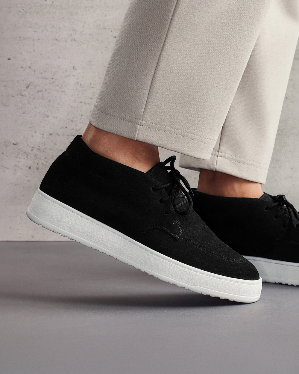 DB 01 Suede Jet Black