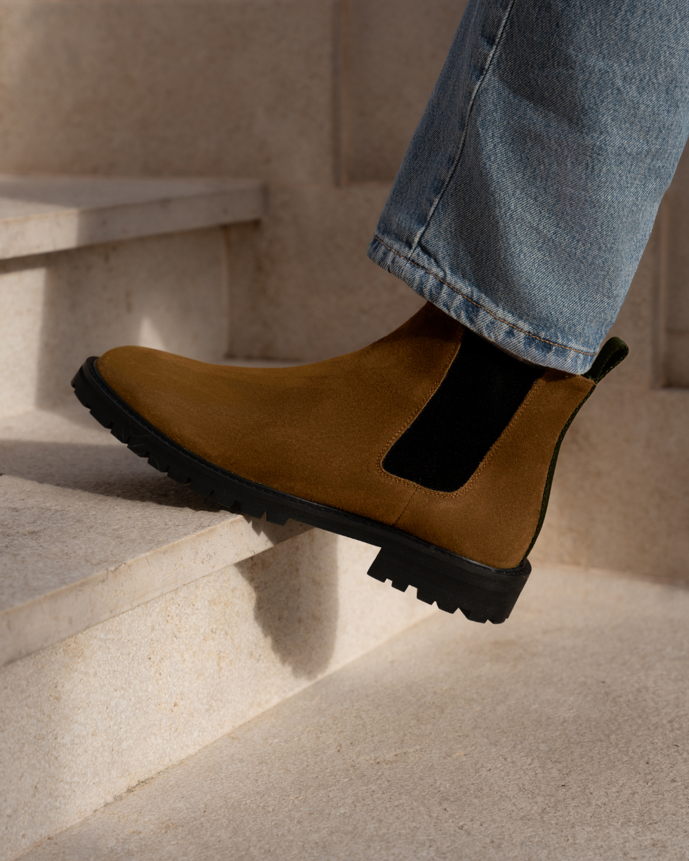 CB 01 Rugged Suede Cognac