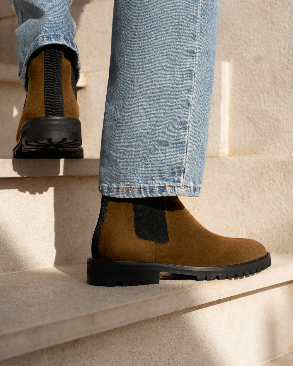 CB 01 Rugged Suede Cognac