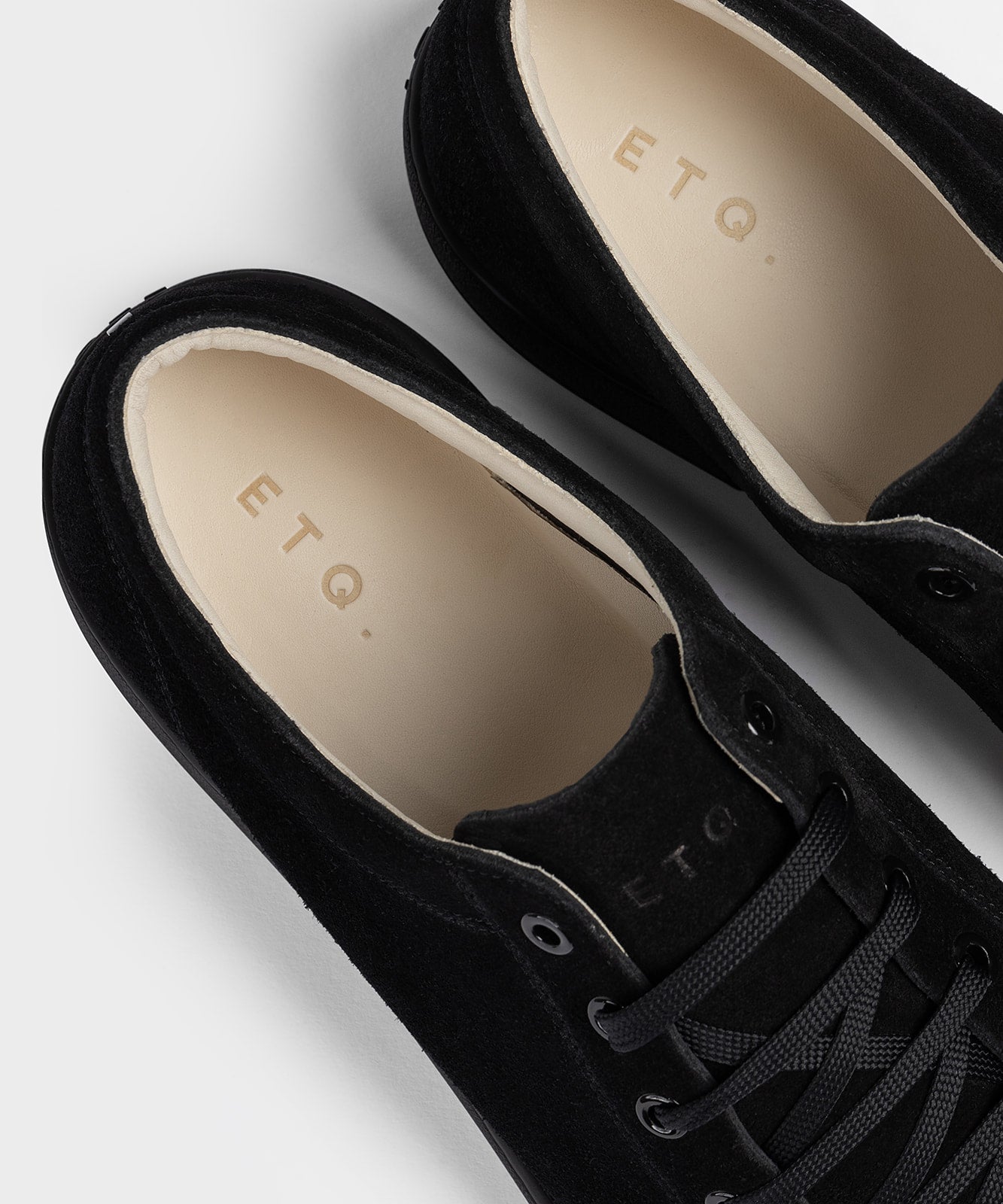 LT 01 Premium Suede All Black