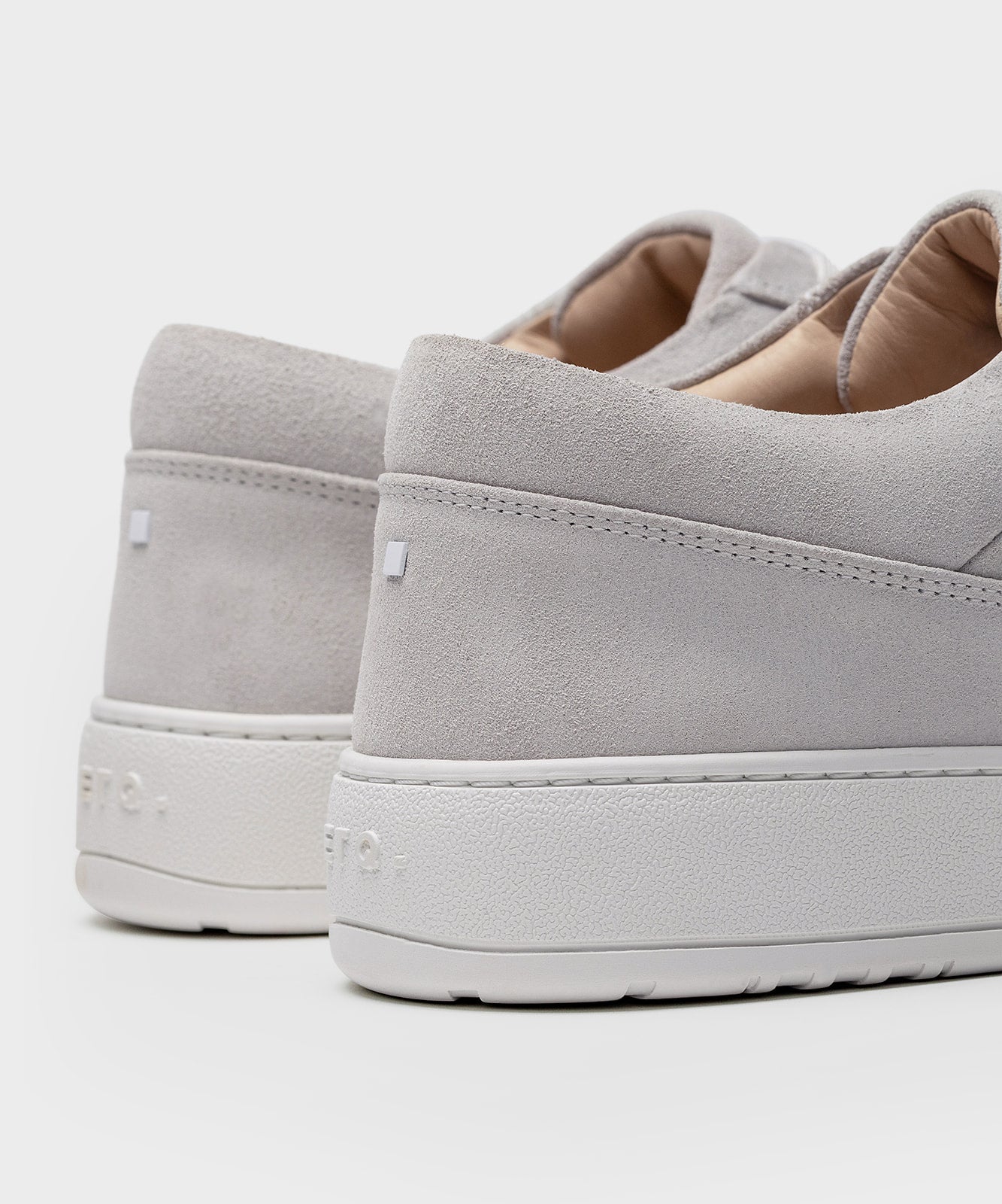 LT 03 Suede Cement Grey