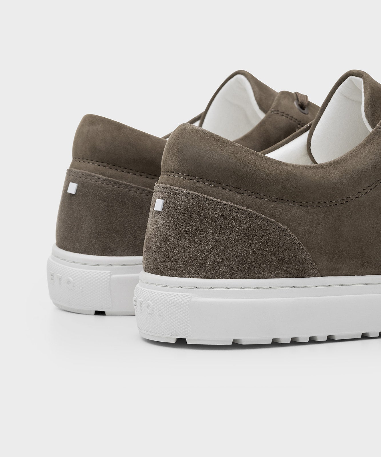 LT 02 Rugged Nubuck Desert Taupe