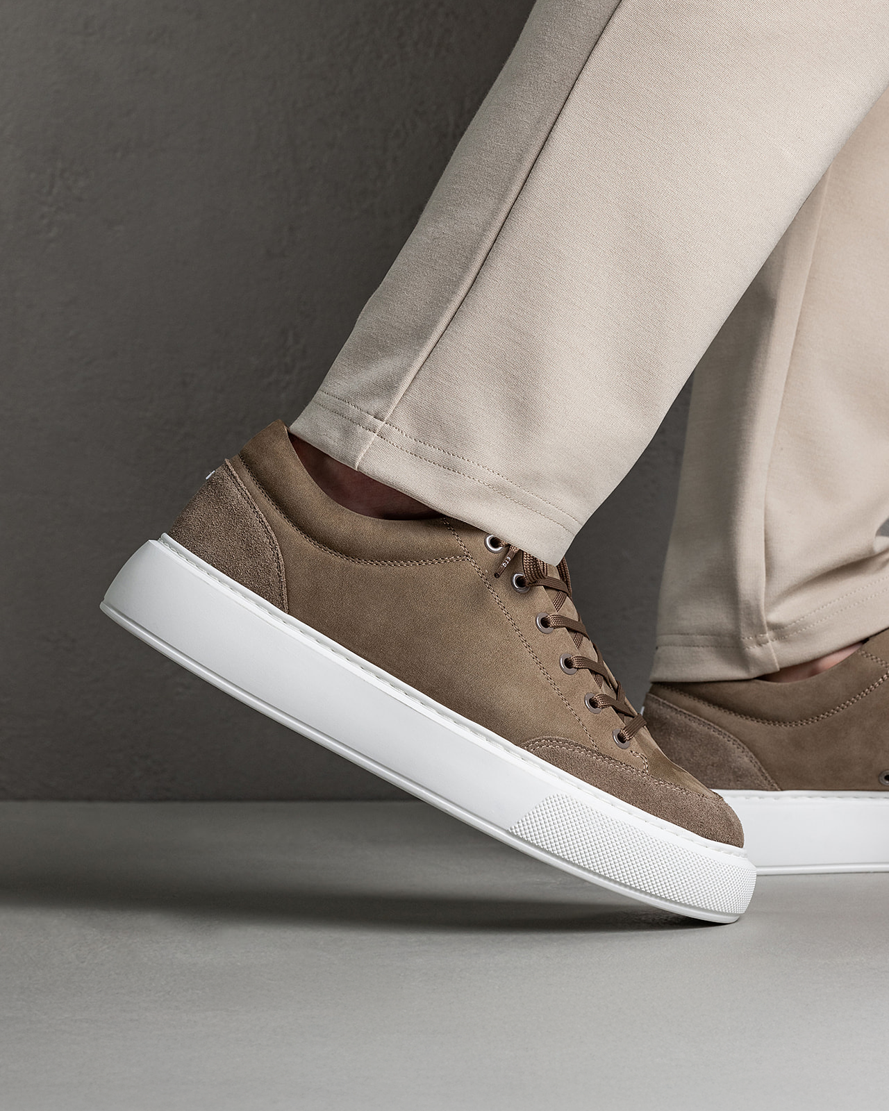 LT 02 Platform Nubuck Desert Taupe