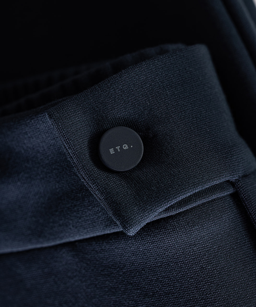 TP 01 Essence Straight Blueberry