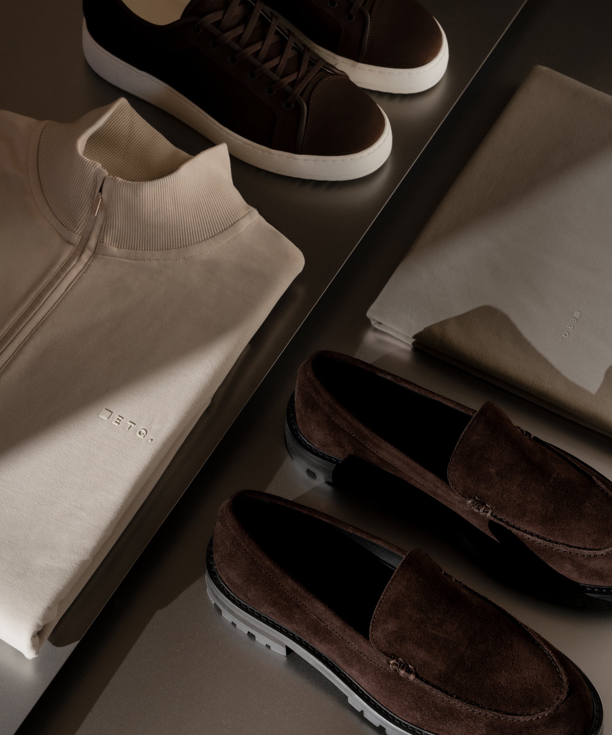 MC 01 Suede Chocolate