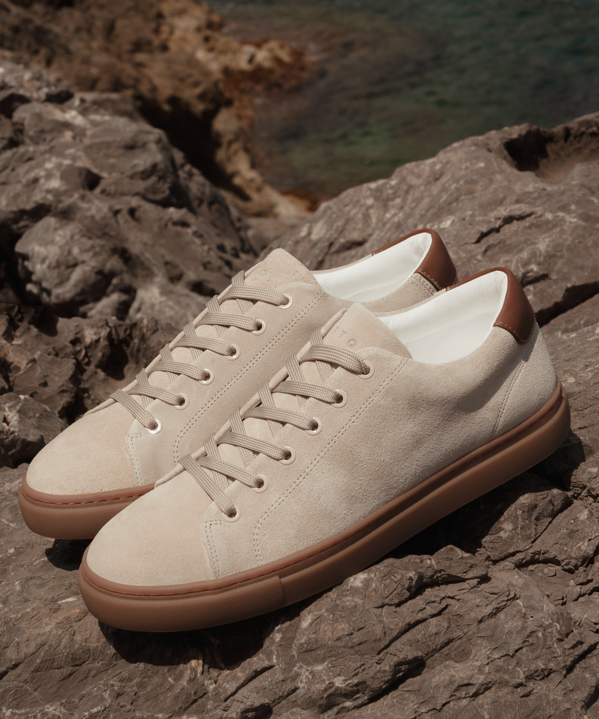 LT 01 Court Lite Gum Suede Sand