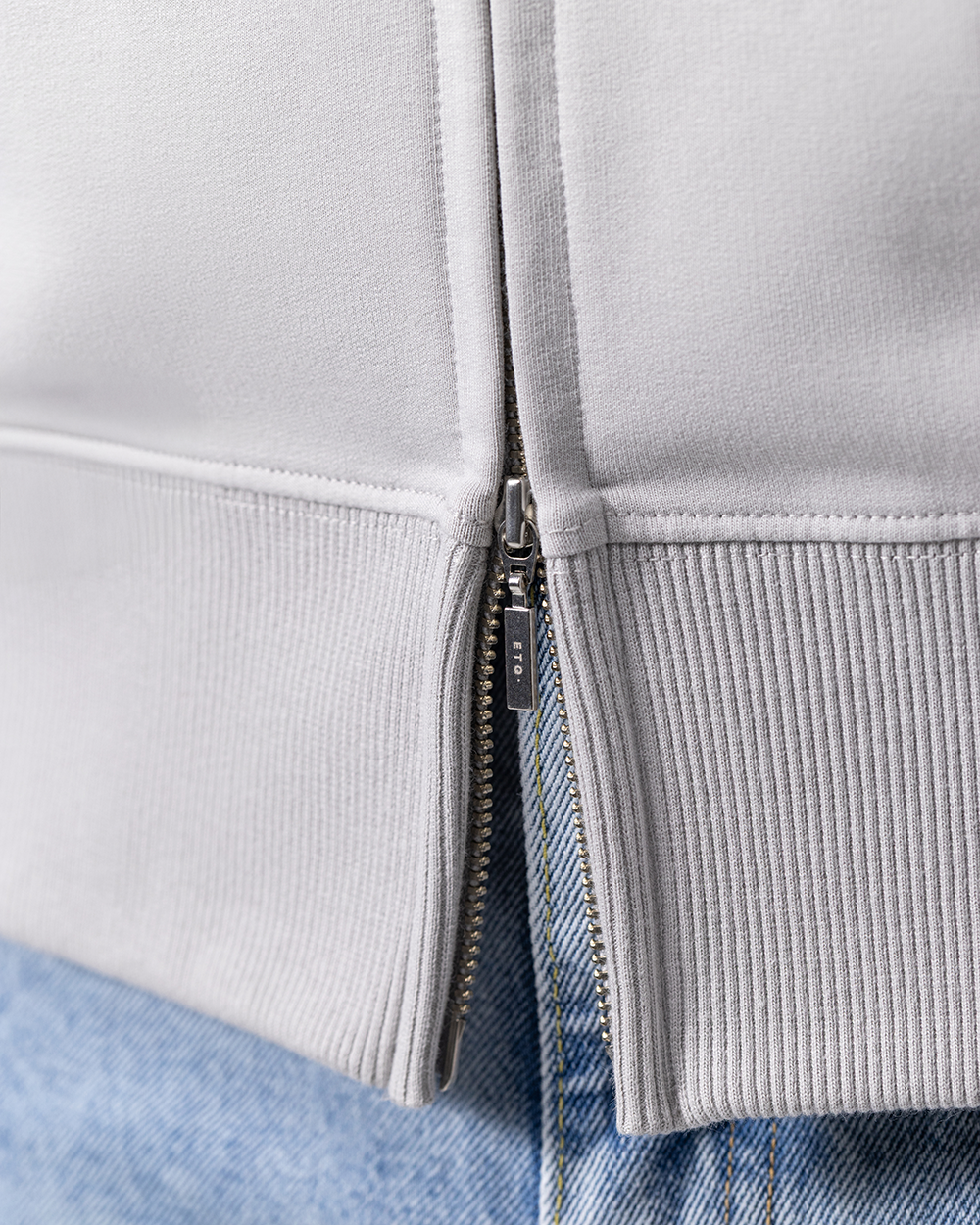 ZH 01 Marked Cement Grey