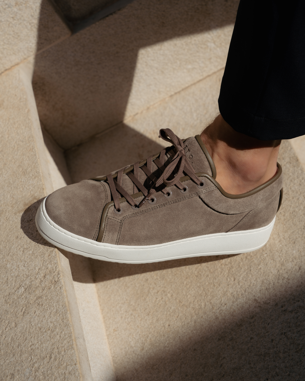 LT 01 Shades Suede Desert Taupe