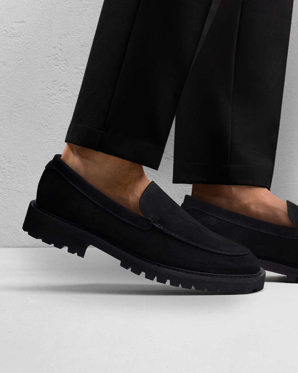 MC 01 Suede All Black
