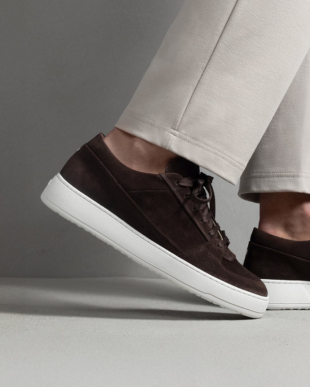 LT 03 Suede Chocolate