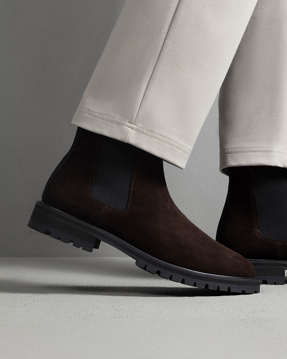 CB 01 Rugged Suede Chocolate