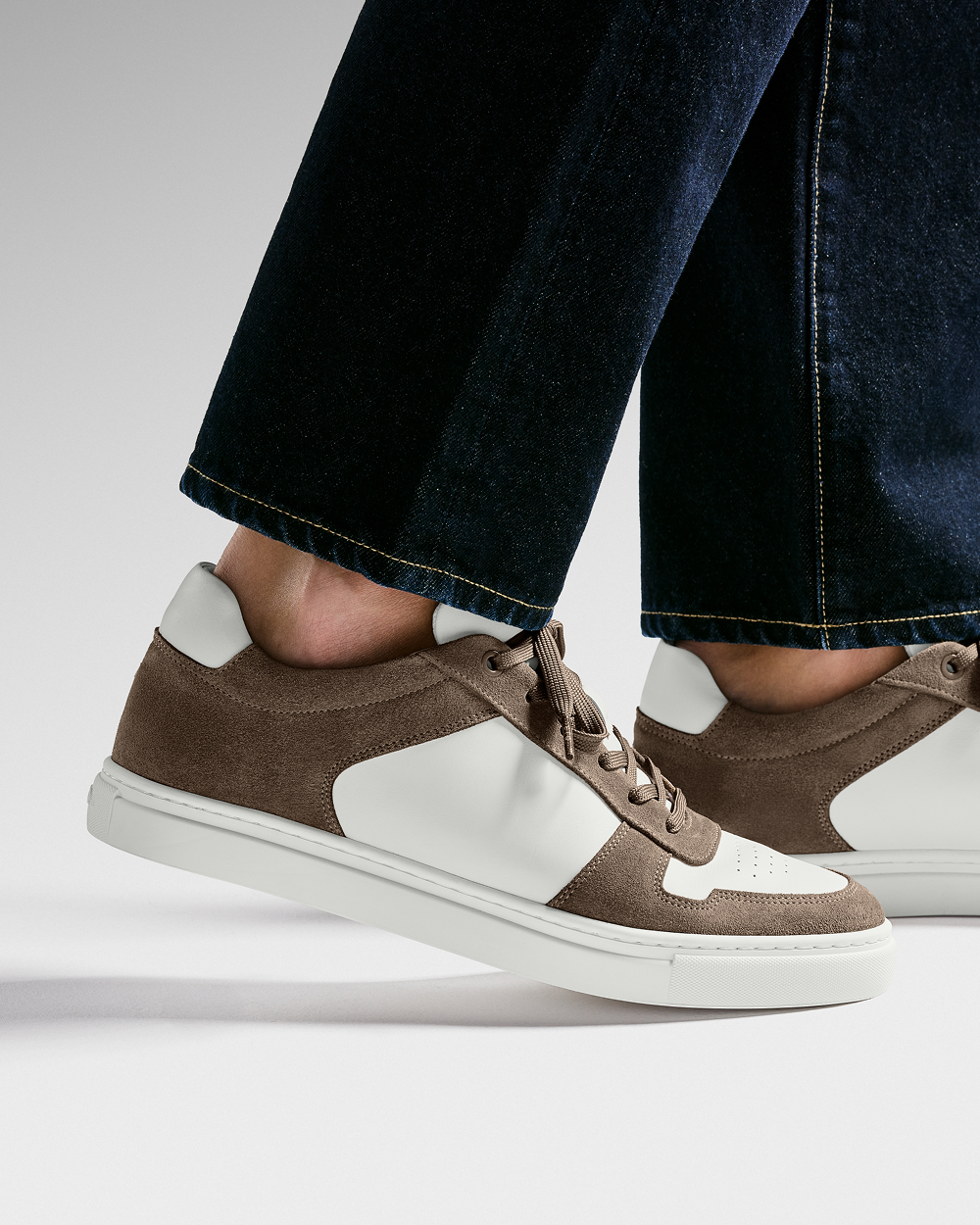 LT 07 White / Desert Taupe