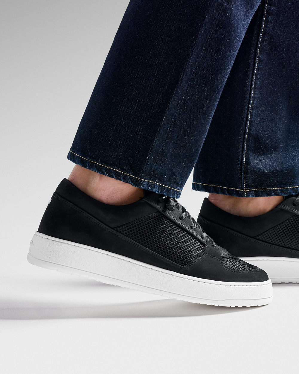 LT 03 Nubuck / Mesh Black