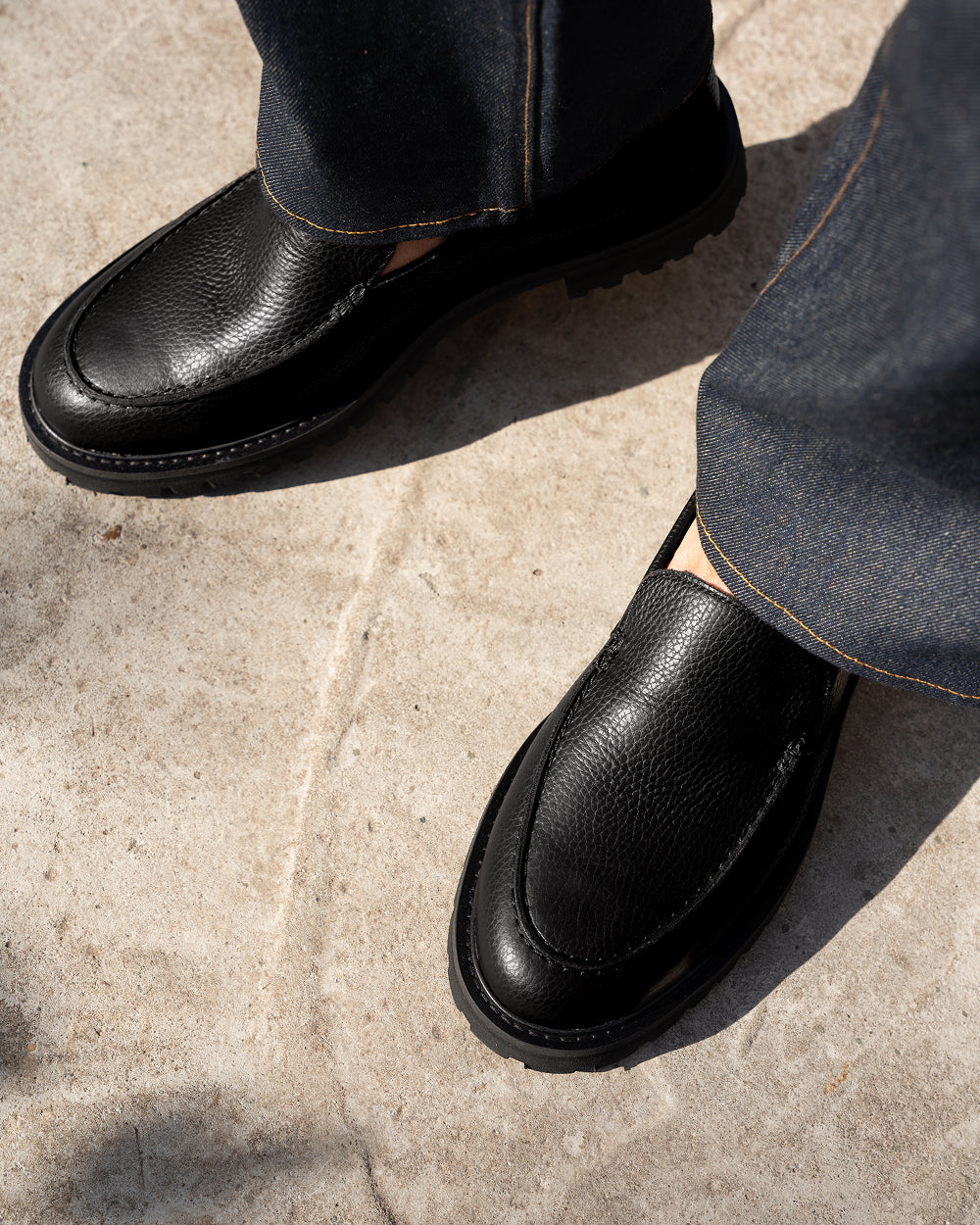 MC 01 Full Grain All Black