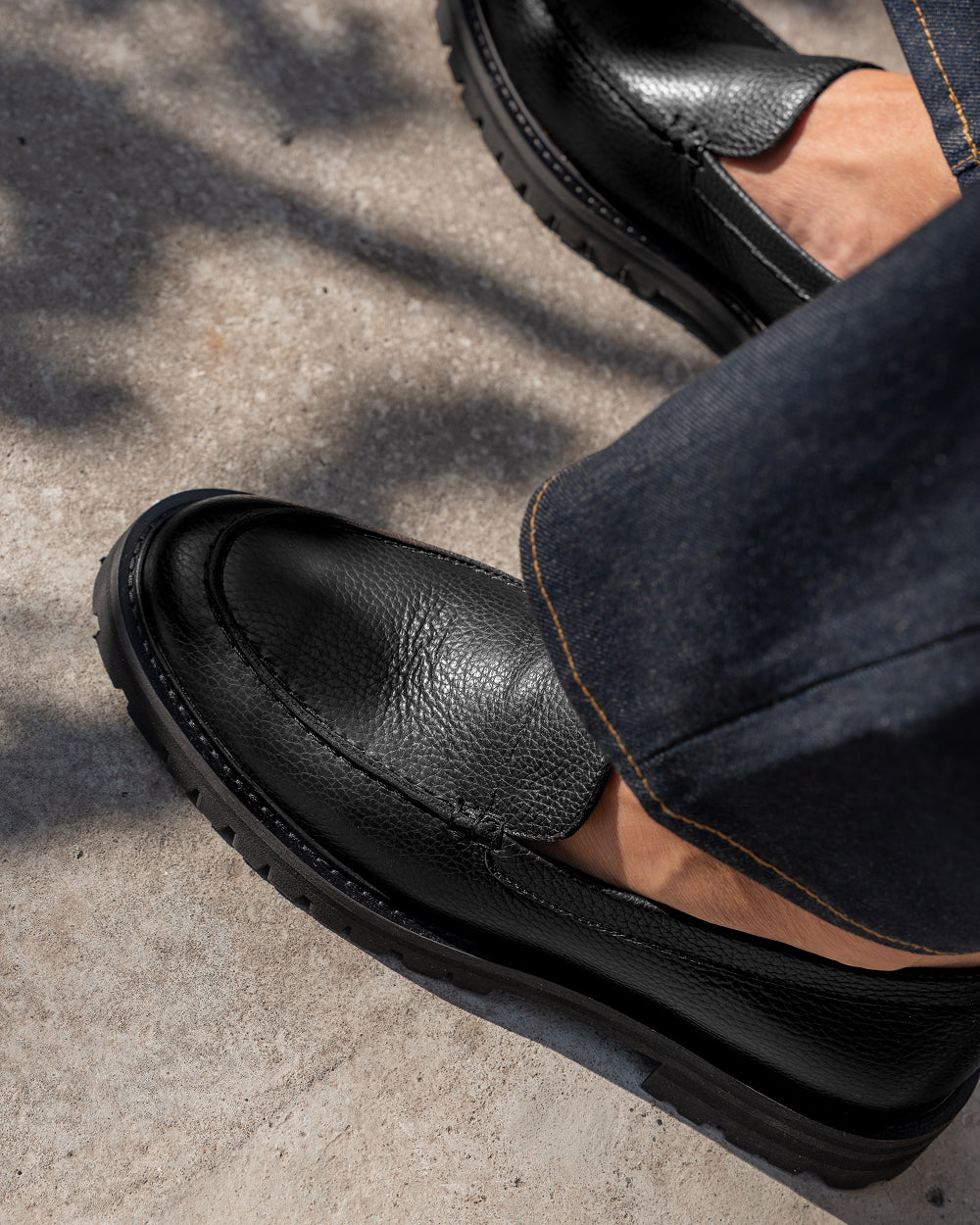 MC 01 Full Grain All Black